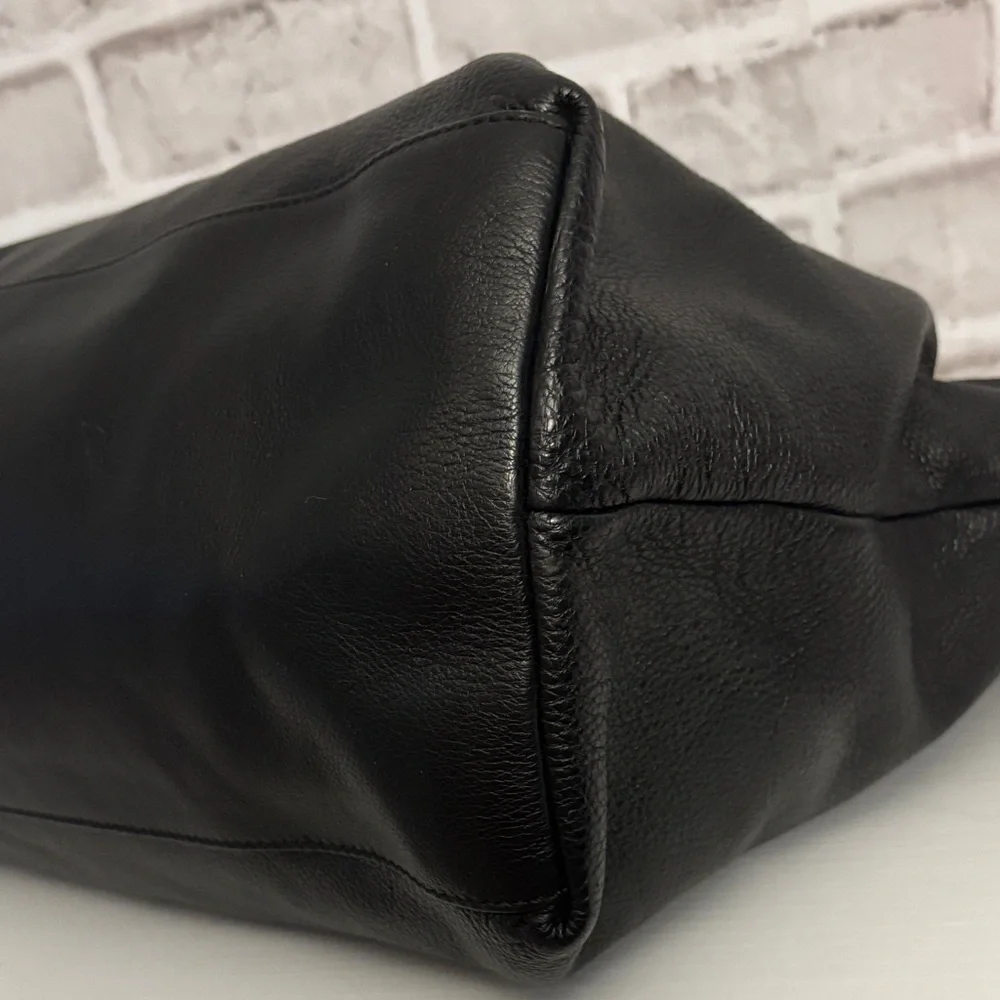 LIKE NEW Tory Burch Black Pebbled Leather Tote with Gold Chain - Picture 4 of 15